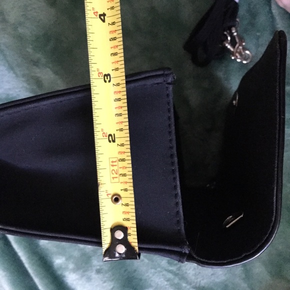 Accesorize with bag with Attachable straps. NWOT - Picture 7 of 8